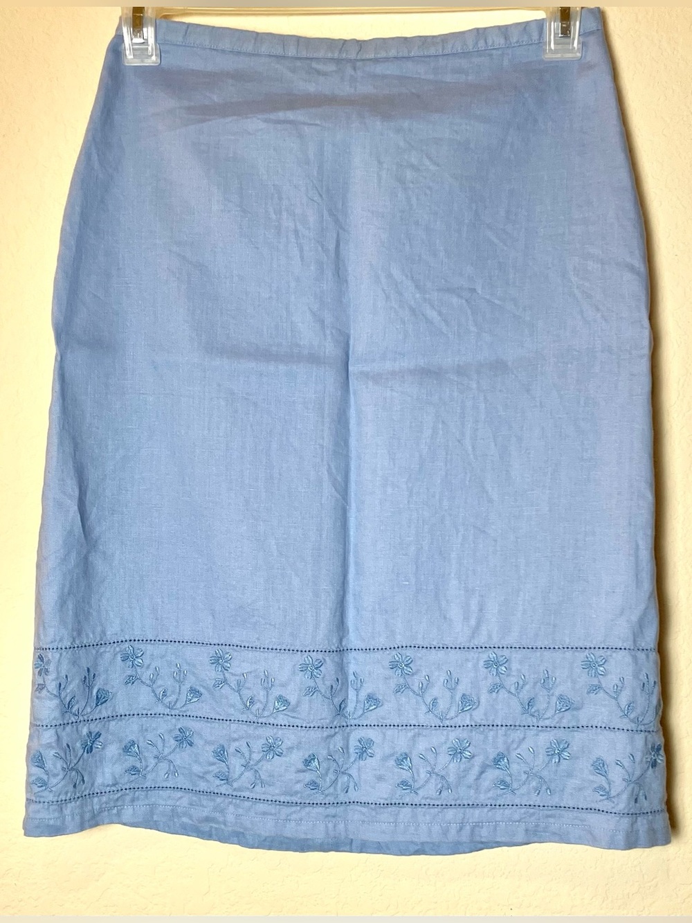 Old Navy Light Blue Embroidered 100% Linen Mini Skirt w/Floral Hem - Sz 6